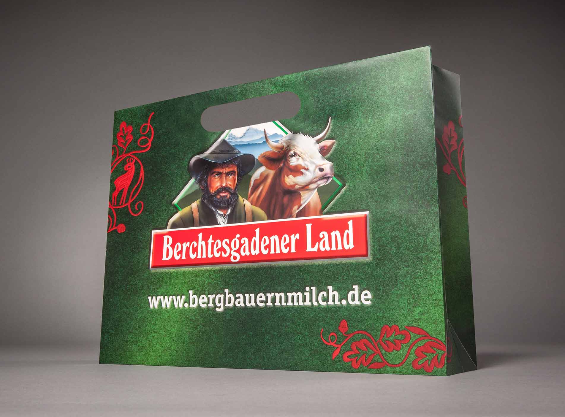 Bedruckte Grifflochtasche aus Papier Motiv Berchtesgadener Land